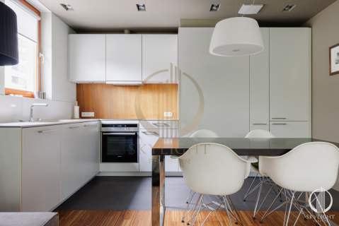 Trzypokojowe mieszkanie w apartamentowcu Mokotów