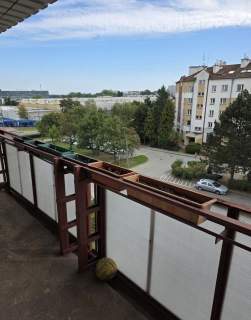 Klasyczny układ pomieszczeń na środkowym piętrze