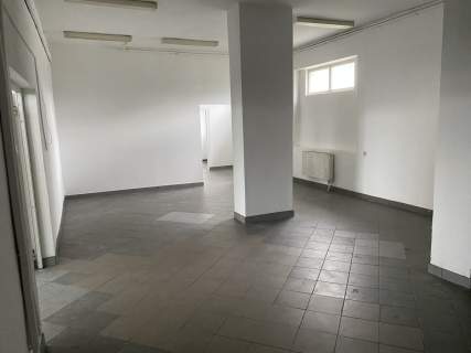 235 m2 , parter, tani prąd, rampa