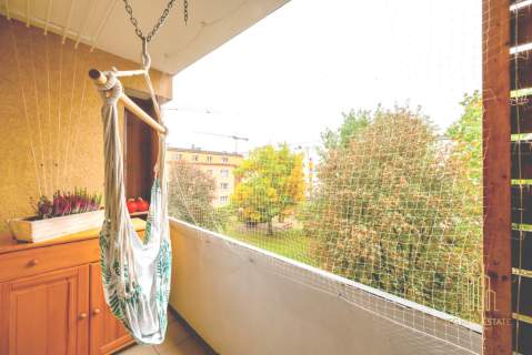 Trzy pokoje ul.Ciepła 2 piętro balkon parking