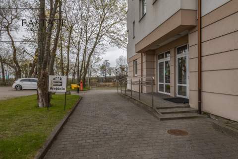 Biuro Modułowe Aneks Kuchenny, Parking, Blisko skm