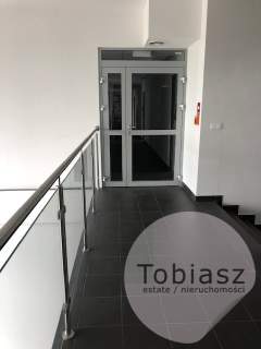 Nowe biura /1,5 km od A4 /duży parking/winda