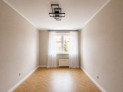 3 POKOJE GENERALNY REMONT 56,5 m WINDA