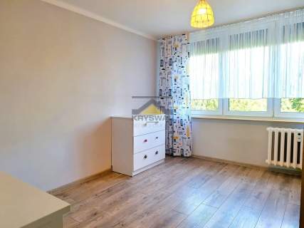 2 pokoje, osobna kuchnia, balkon, 1 pietro