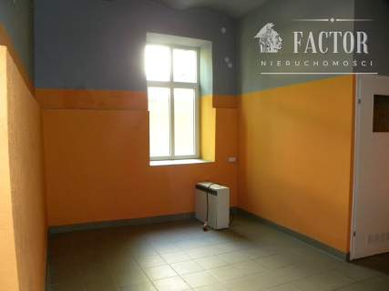 Gorlice, lokal do wynajęcia w centrum, 60W