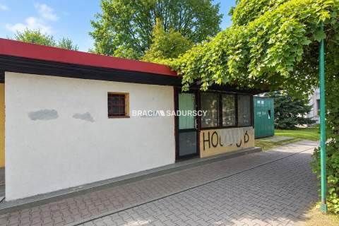 WOLNOSTOJĄCY KIOSK HANDLOWY PET FIEGO NOWA HUT