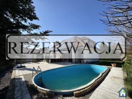 Komfortowy dom z sauną, basenem i fotowoltaiką blisko miasta