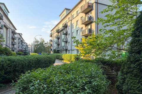 Dwa pokoje na zielonym Mokotowie plus balkon i parking
