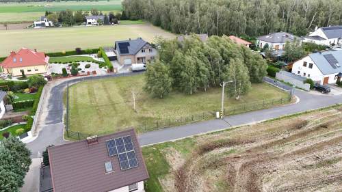 w świetnej lokalizacji pow. 2125m2 wyjątkowo zadbane działki