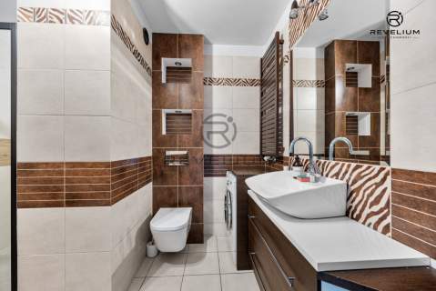 3 balkony 2 Msc. postojowe Oś. Myśliwska Park