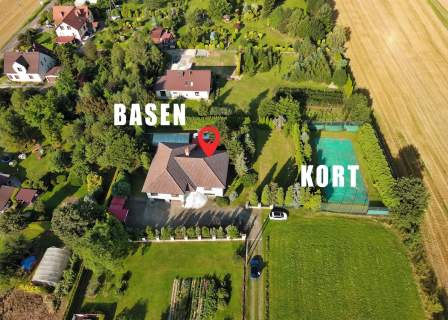 Basen, sauna, kort i 2578 m prywatności