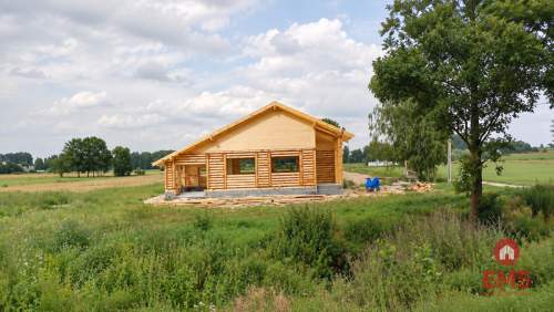 Dom z bala pod Puszczą Knyszyńską