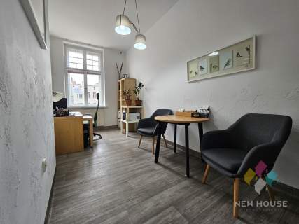 Lokal biurowy przy Ratuszu wysoki parter, parking