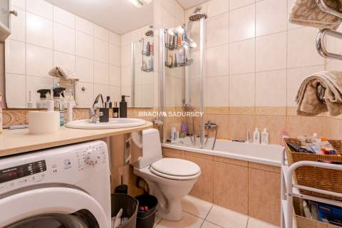 2 pok z duża kuchnią i balkonem ul. Szuwarowa