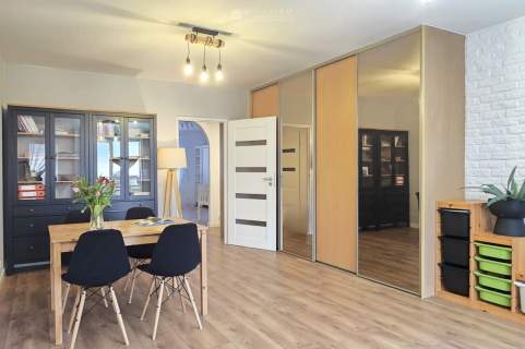 Nowe Miasto 60 m2 po remoncie, 2 piętro, cegła