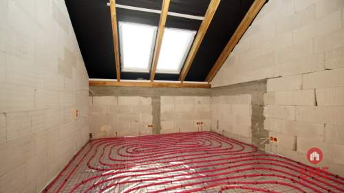 Szeregówka skrajna z działką 750m2