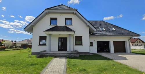 Dom wolnostojący na dużej działce w cichej okolicy