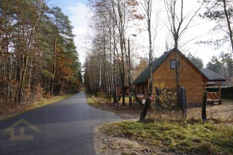 Działka z linią brzegową jeziora