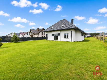 Dom wolnostojący 160 m blisko jeziora i lasu