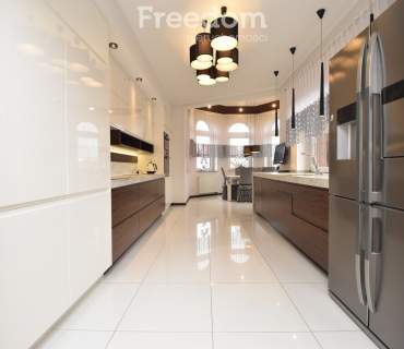 Piękny dom 274 m2, 6 pokoi, 3 łazienki, dz.1027 m2