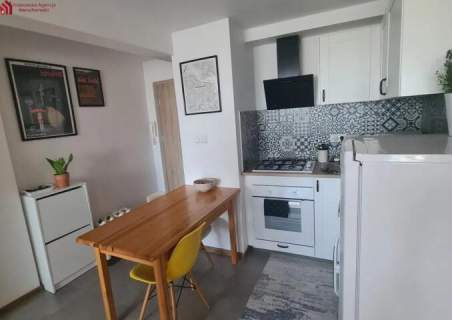 2 pokoje do zamieszkania dobra komunikacja