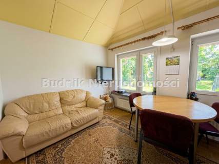 Jasne Studio 38 m , jak dom . Odrębne wejście.