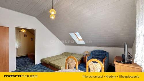 Dom z ogrodem nad morzem z pokojami na wynajem
