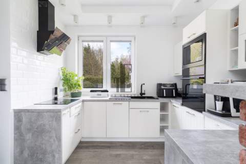 Dom wolnostojący 186 m2 duża działka 1603 m2