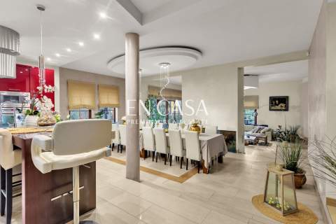Miejska willa 450 m2 na działce blisko 9000 m2