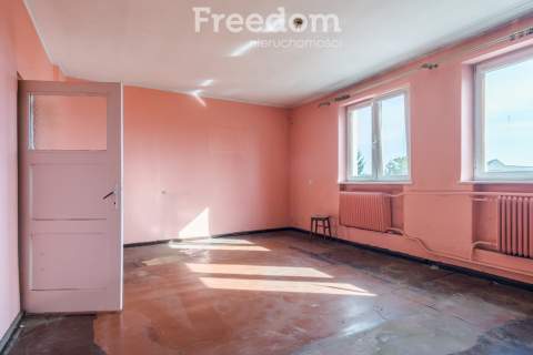 Mieszkanie na pierwszym piętrze w kamienicy