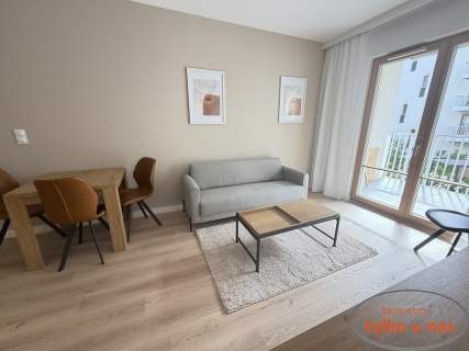 EXTRA NOWIUTKI APARTAMENT - ŁAZARZ KAWALERYJSKA 4