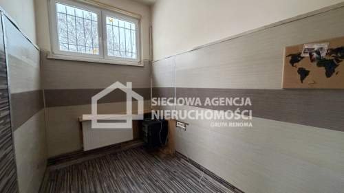 Lokal na parterze z witryną od gł.ul.-Gdy Obłuże