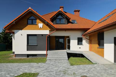 Gabinet 12m2 w nowej pryw. przychodni w Nadolicach Wielkich