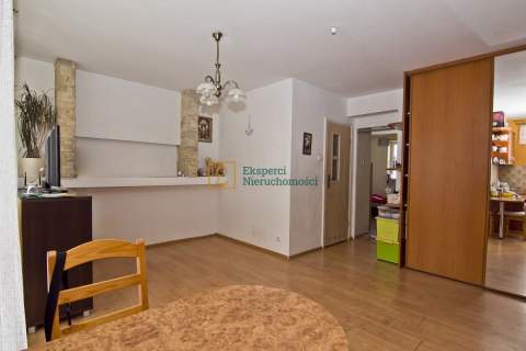 Pobitno, 41m2, balkon,parking, 2 minuty do centrum
