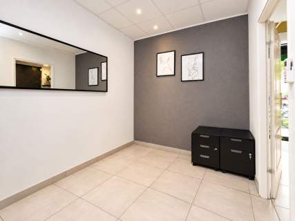 LOKAL HANDLOWO-USŁUGOWY 51,75 M UL. SZELIGOWSKA