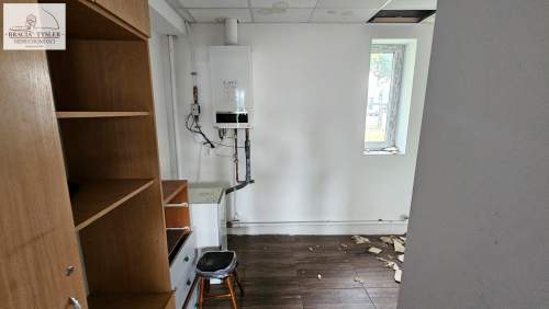 102 m2 LOKAL WYNAJMĘ 2550 4 pokoje WC na Biuro