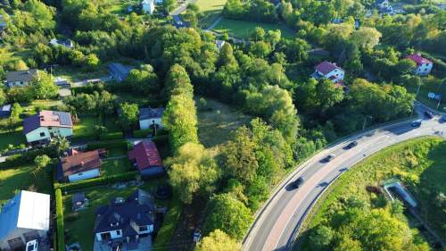 Działka inwestycyjna z gotową koncepcją budynku.