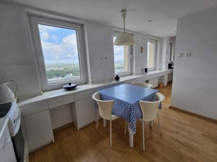 Apartament z tarasem Wiejska 9