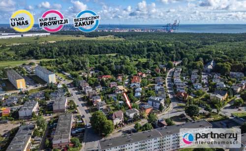 Połowa domu dwurodzinnego z ogrodem