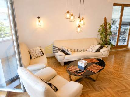 Elegancja i przestrzeń na Mokotowie 3-4 pokoje,