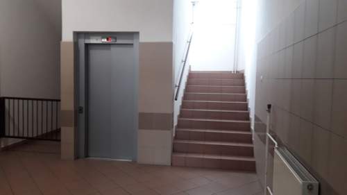 Bezpośr. Warszawa Gocław Abrahama 43m2 1 pokój kuchnia garaż