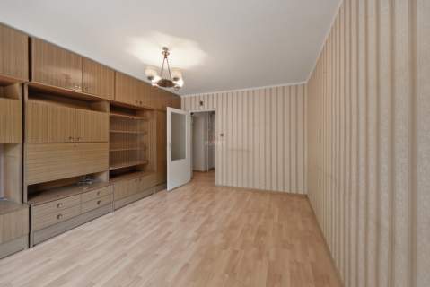 Pierwsze piętro Dwa pokoje Balkon