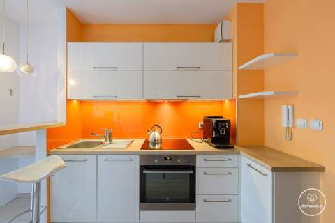 PRAGA 28m2 2014r. METRO TARAS 6m2