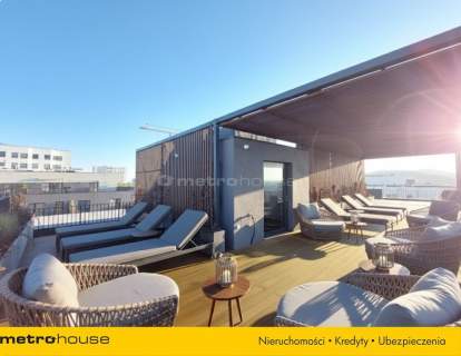 LUKSUSOWY APARTAMENT, 2 MJC POSTOJOWE, KOMÓRKA