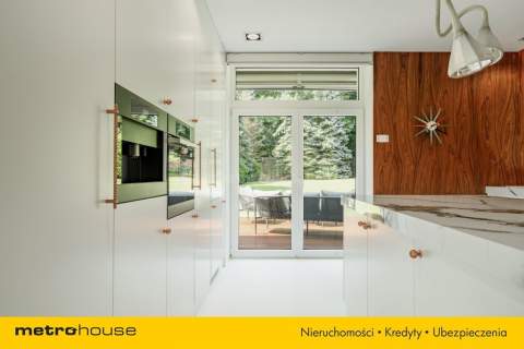 Wyjątkowy nowoczesny dom - design i natura lasu
