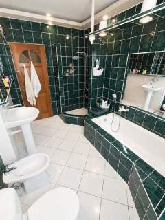Dom piętrowy, wolnostojący 320m2, działka 466m2, os. Winiary