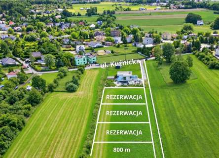 Media, asfalt, spokojnie, dobry wylot