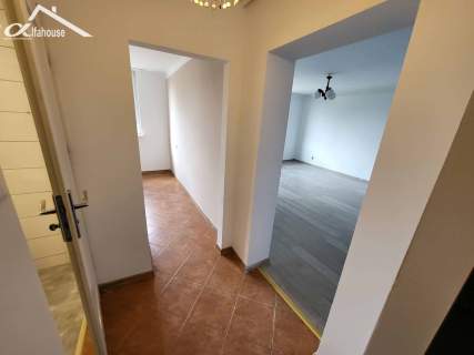 WYREMONTOWANA KAWALERKA NA PARTERZE 36 m Cheł
