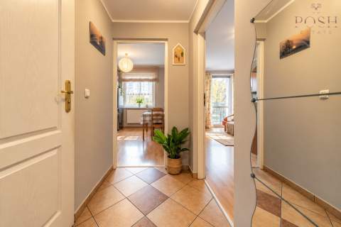 duża kawalerka rozkład balkon opcja 2 pokoi