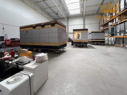 Na wynajem magazyn 435m2, biuro 170m2 w kompleksie biznesowym...